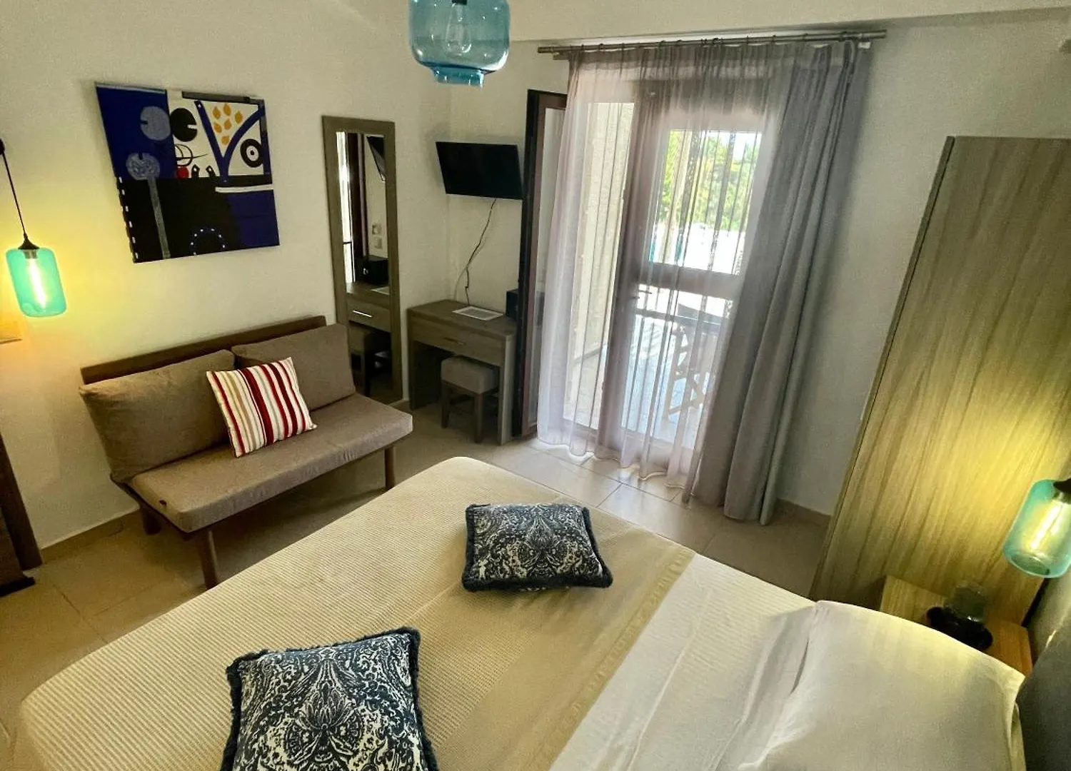 Koumaros Aparthotel Agia Paraskevi