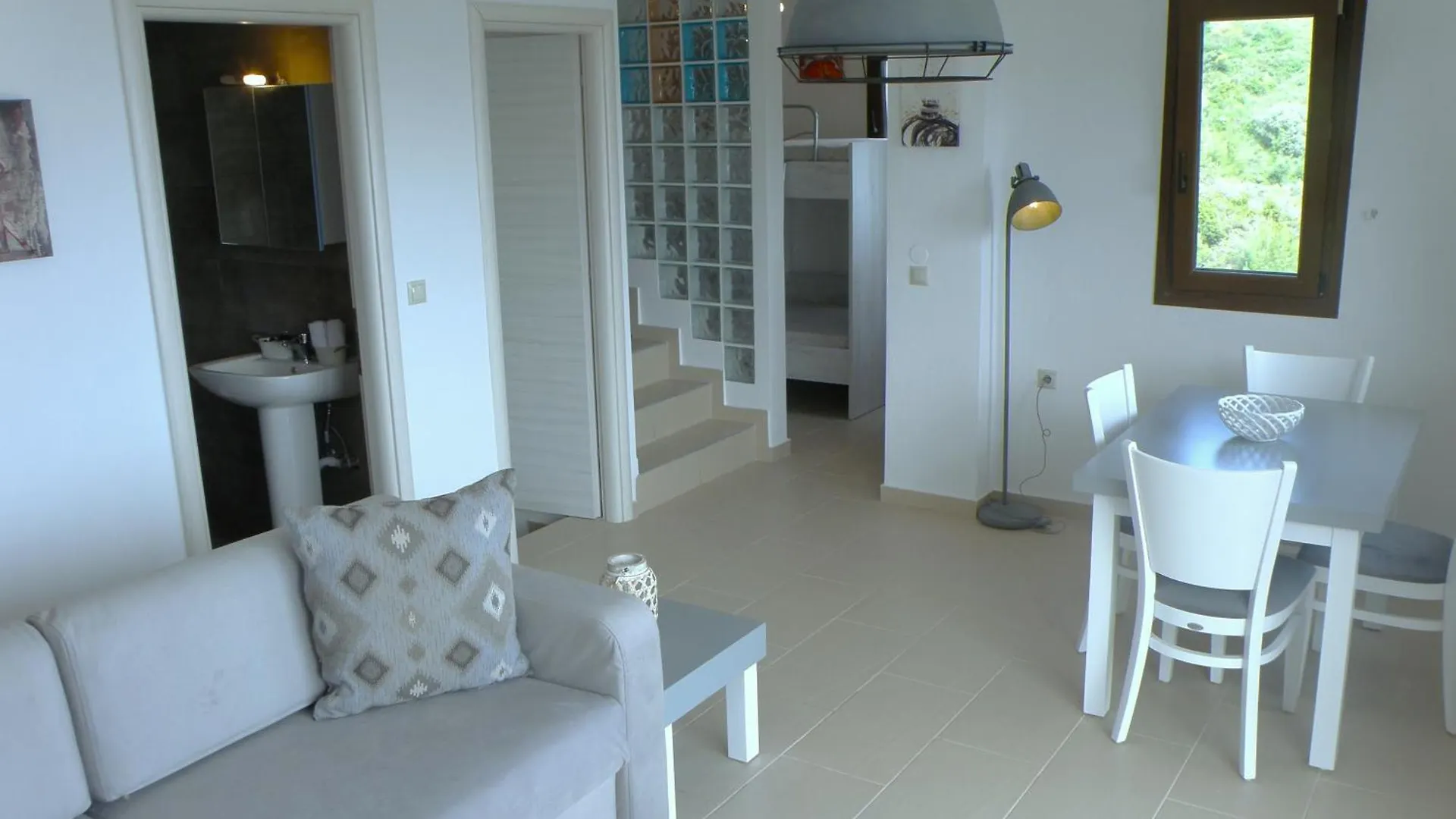 Koumaros Aparthotel Agia Paraskevi