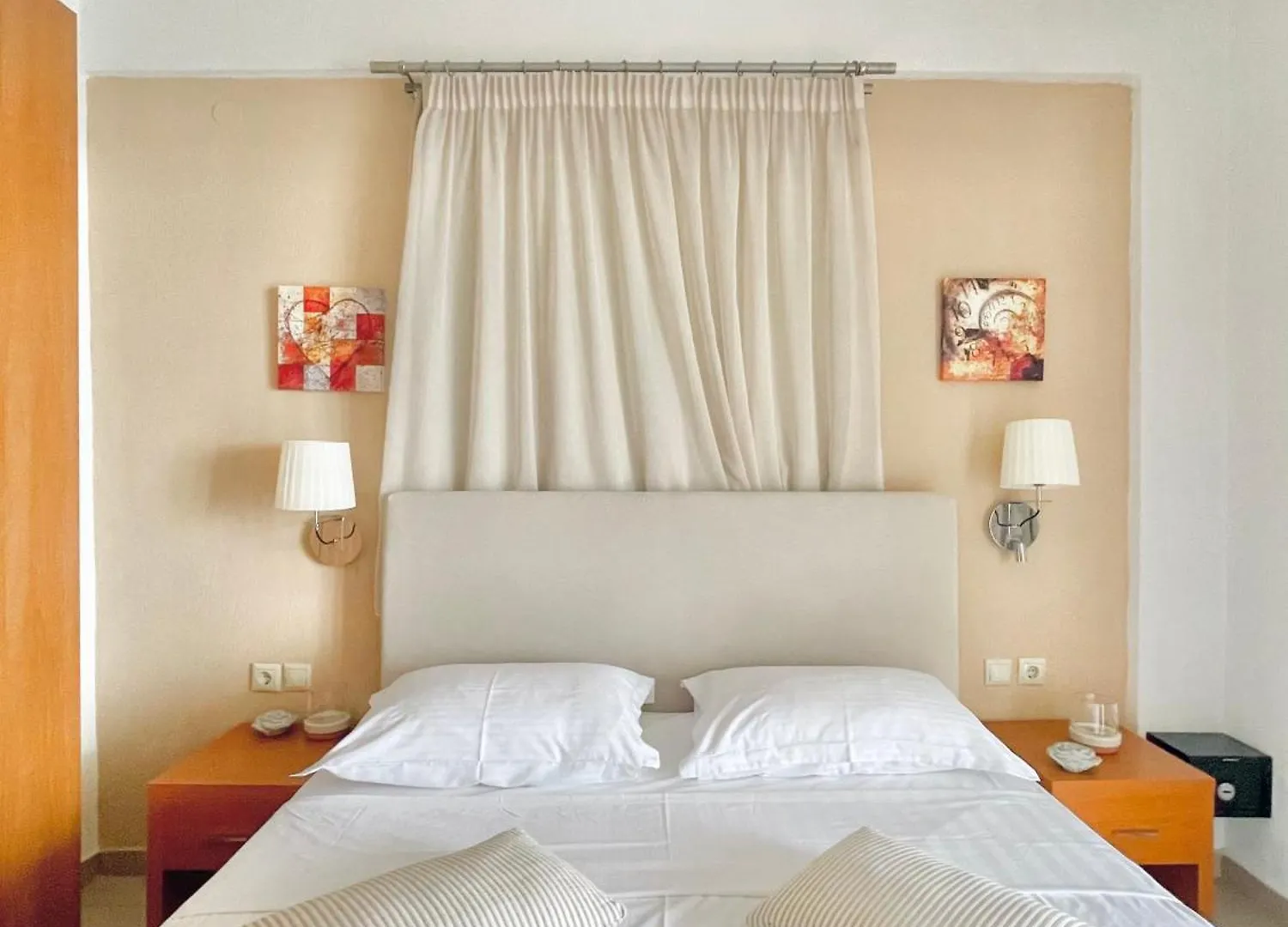 Koumaros Aparthotel Agia Paraskevi