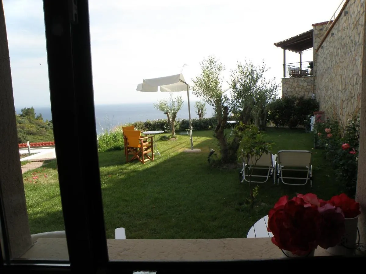 Koumaros Aparthotel 2*, Agia Paraskevi (Kassandra)