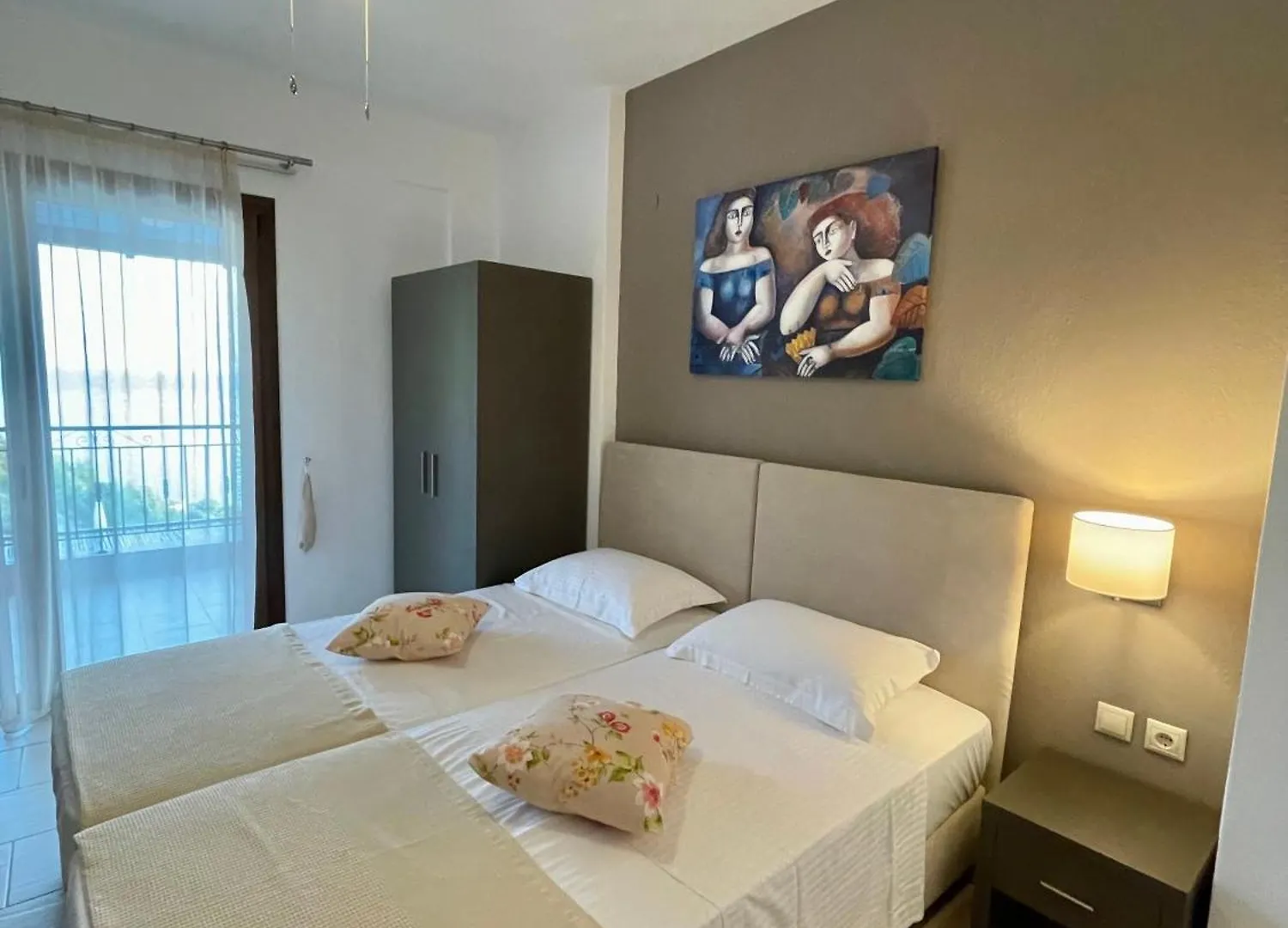 Koumaros Aparthotel