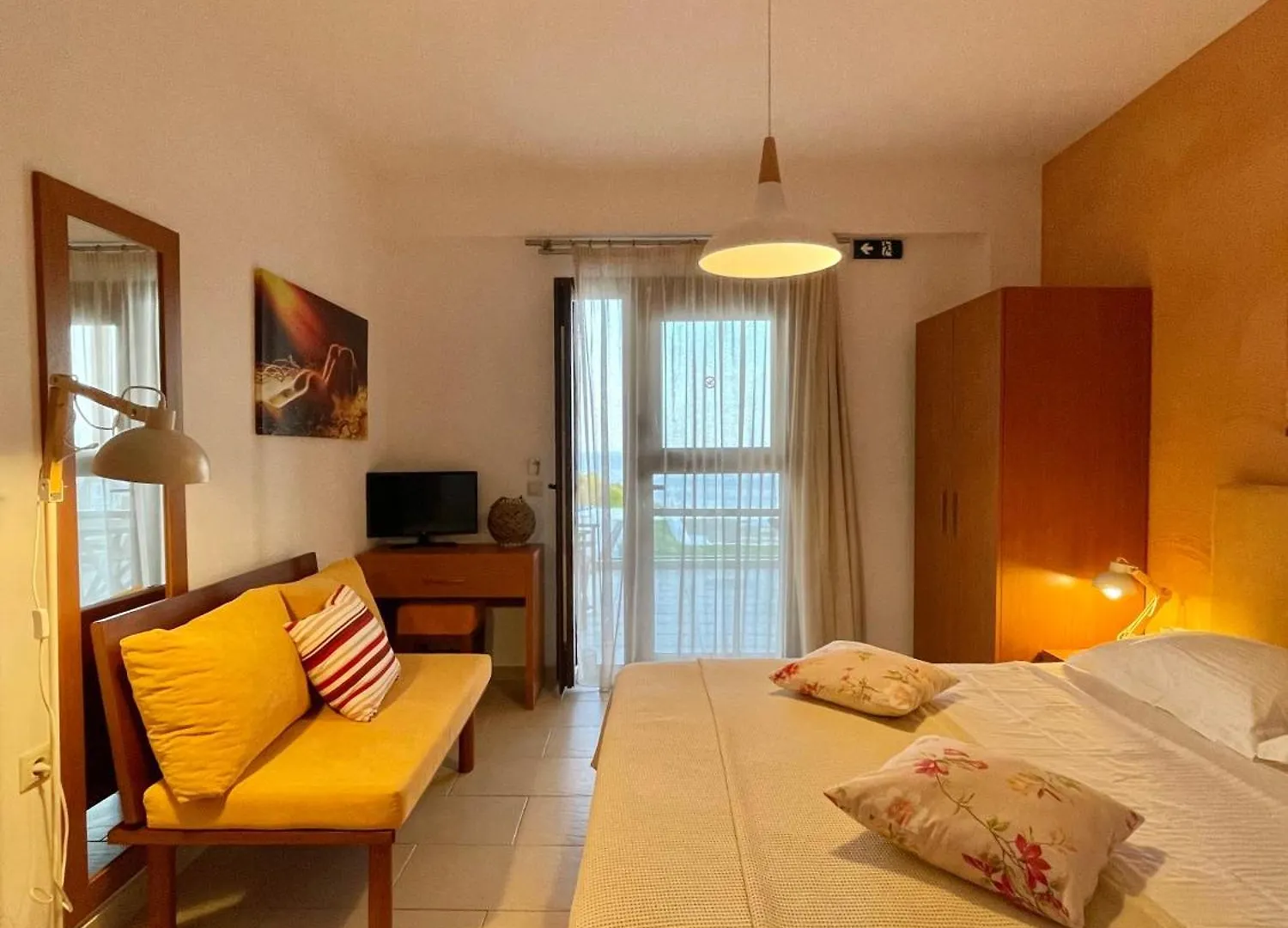 Koumaros Aparthotel 2*, Agia Paraskevi (Kassandra)