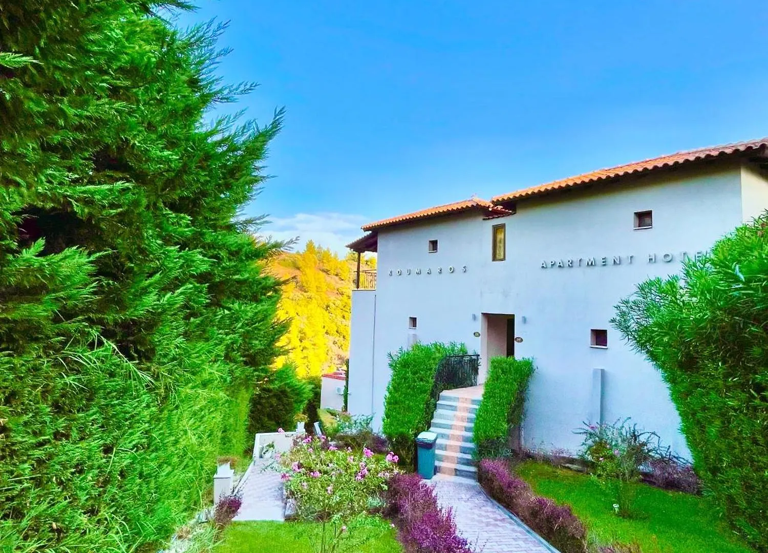 **  Koumaros Aparthotel Greece