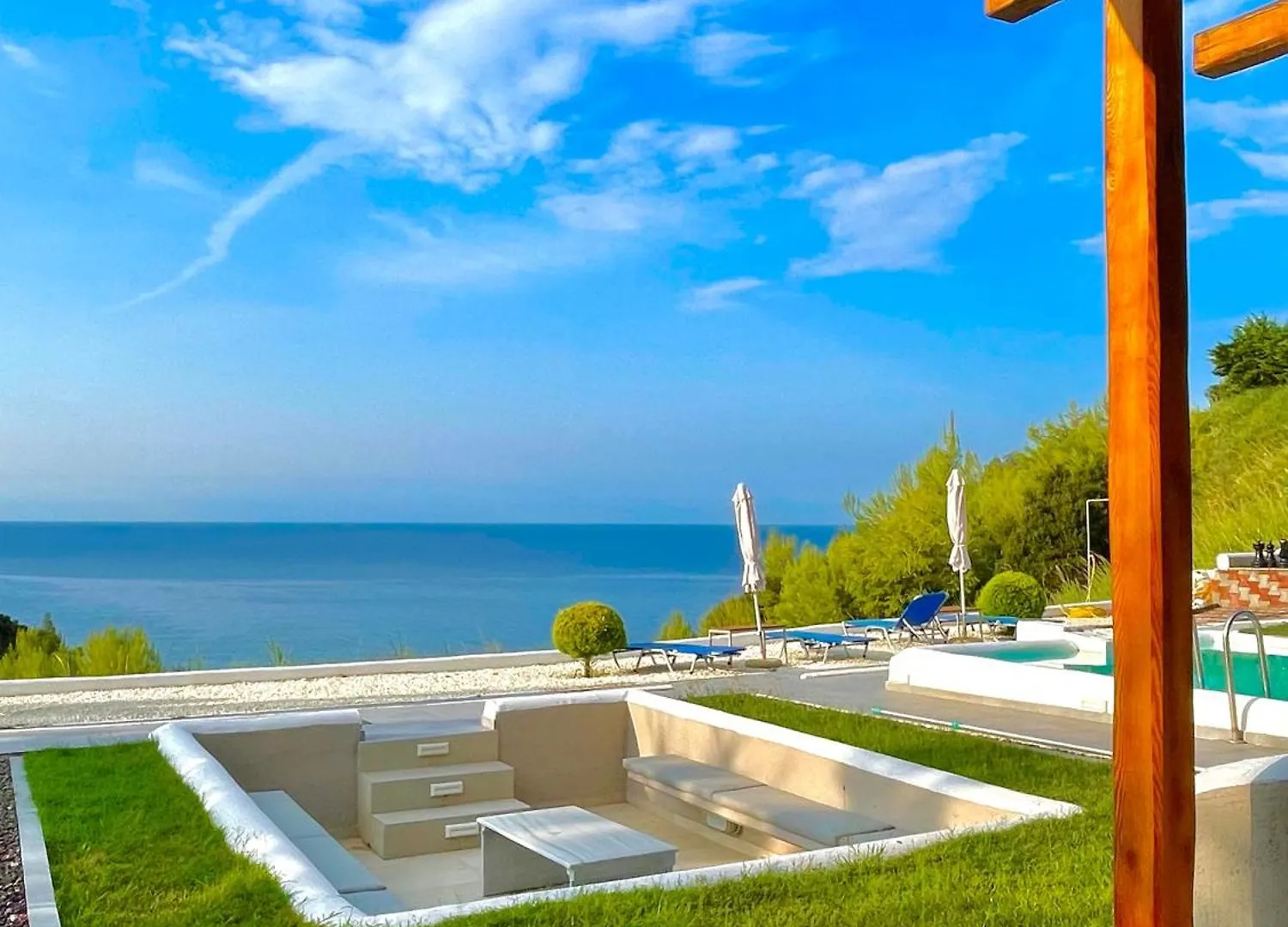 Koumaros Aparthotel