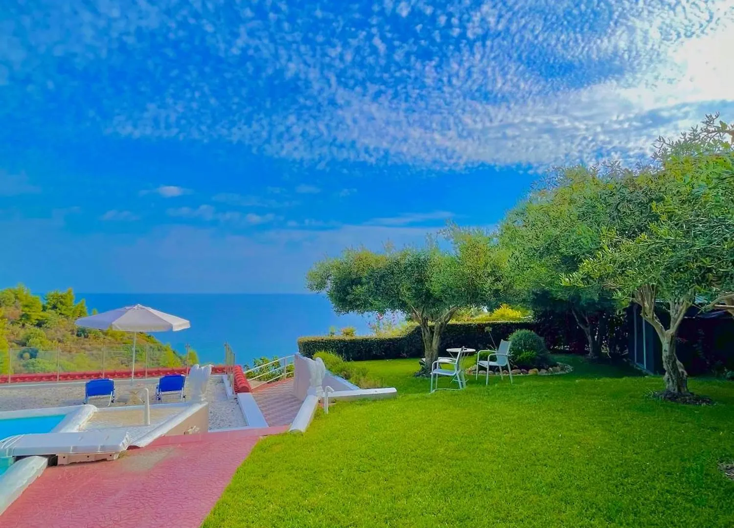 Koumaros Aparthotel