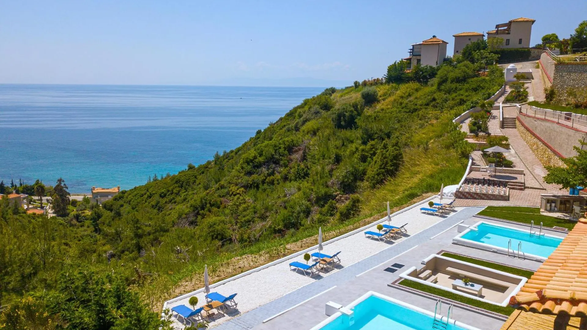 Koumaros Aparthotel